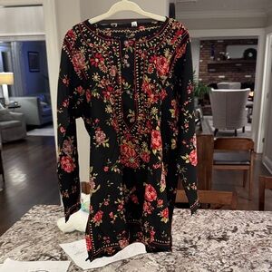 Traditional Indian child’s top purchases in India. Size 4-5T